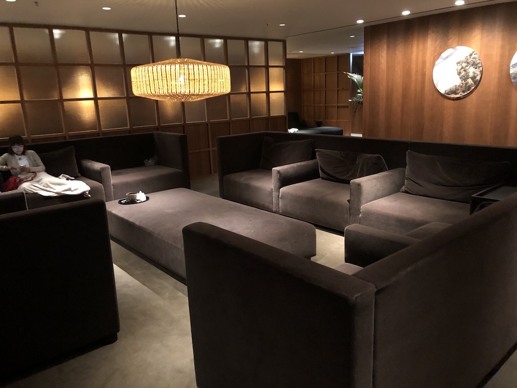 Cathay Pacific The Pier Business Class Lounge