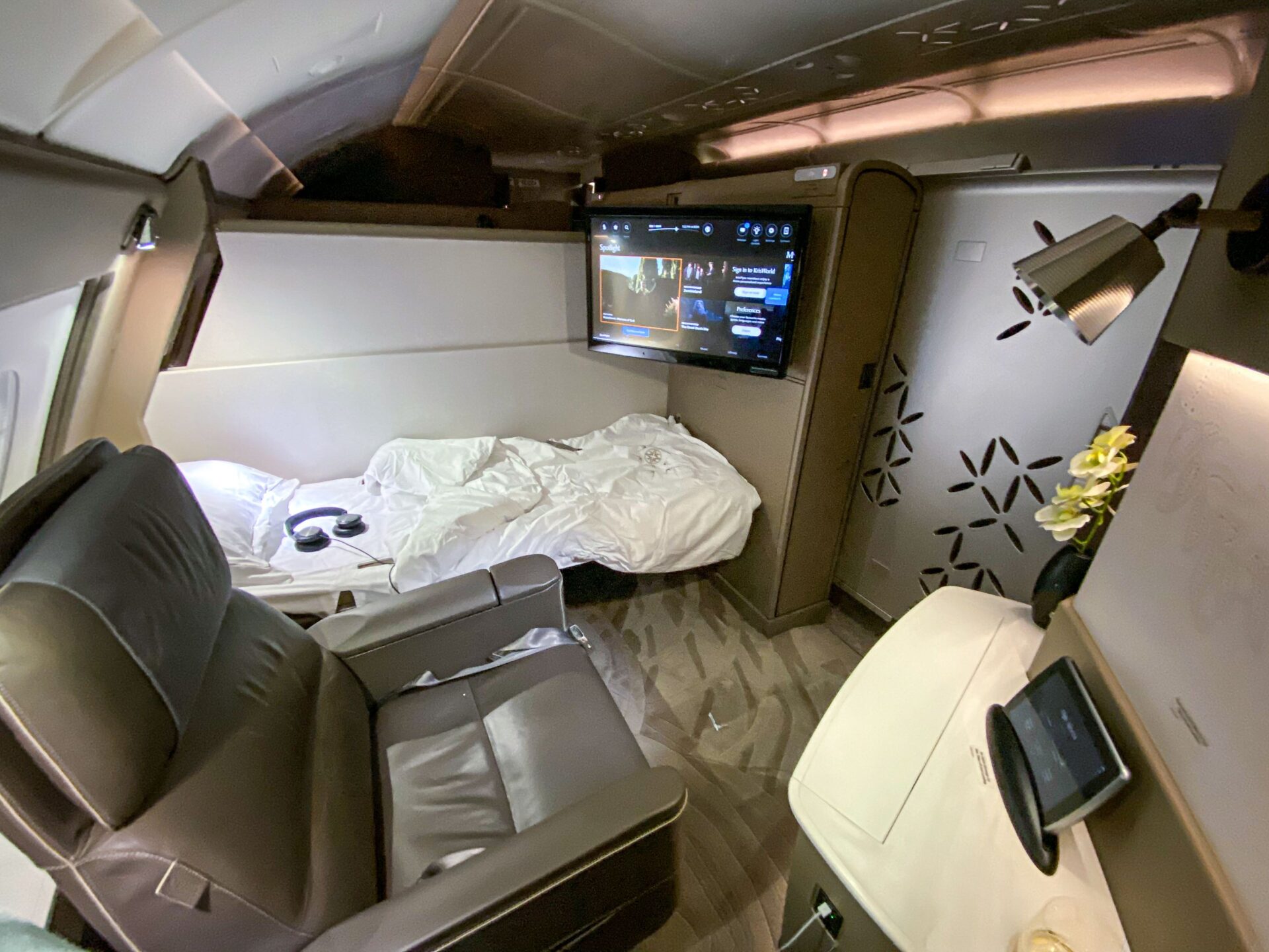 The 22 Hour Singapore Airlines Suites Experience - Points Miles and Bling