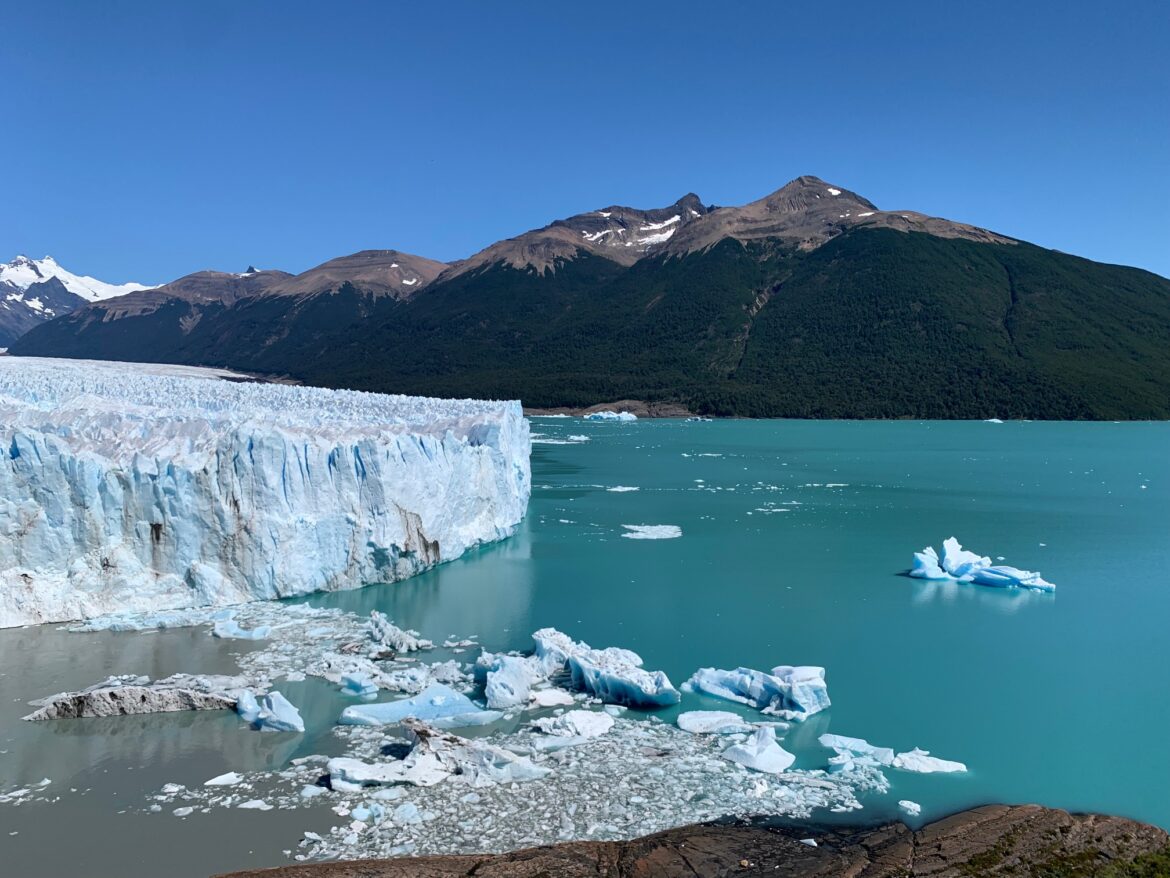 IMG_5267 a glacier in the water