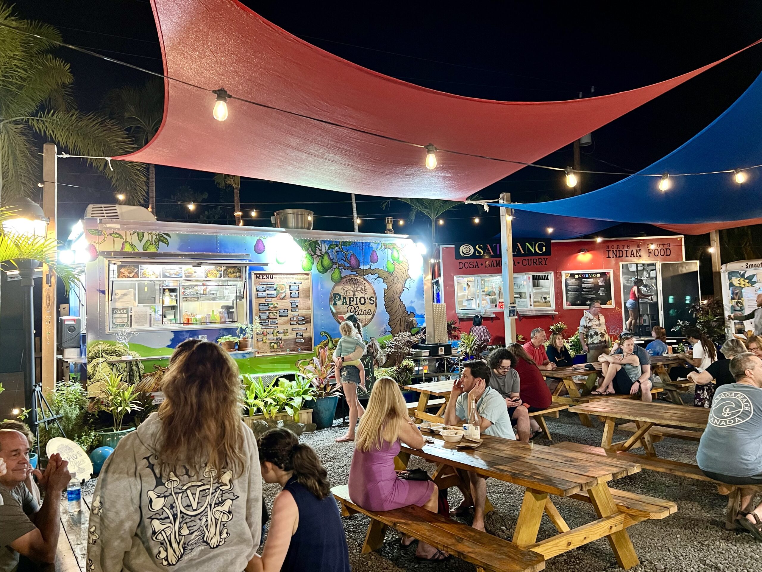 Food trucks on maui