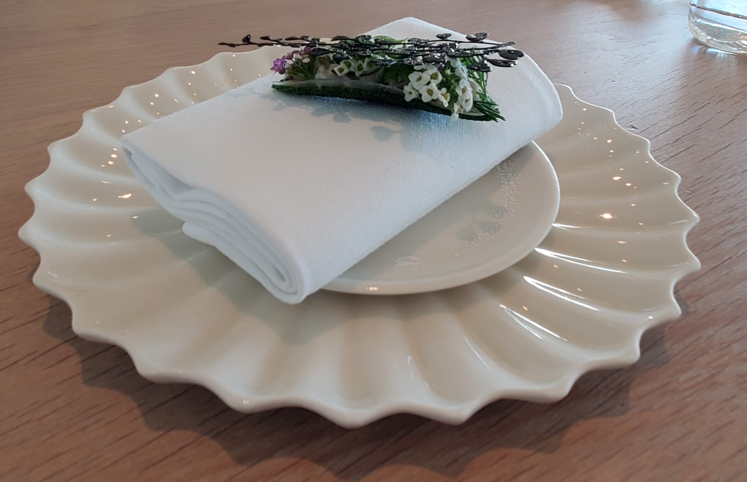 a napkin on a plate