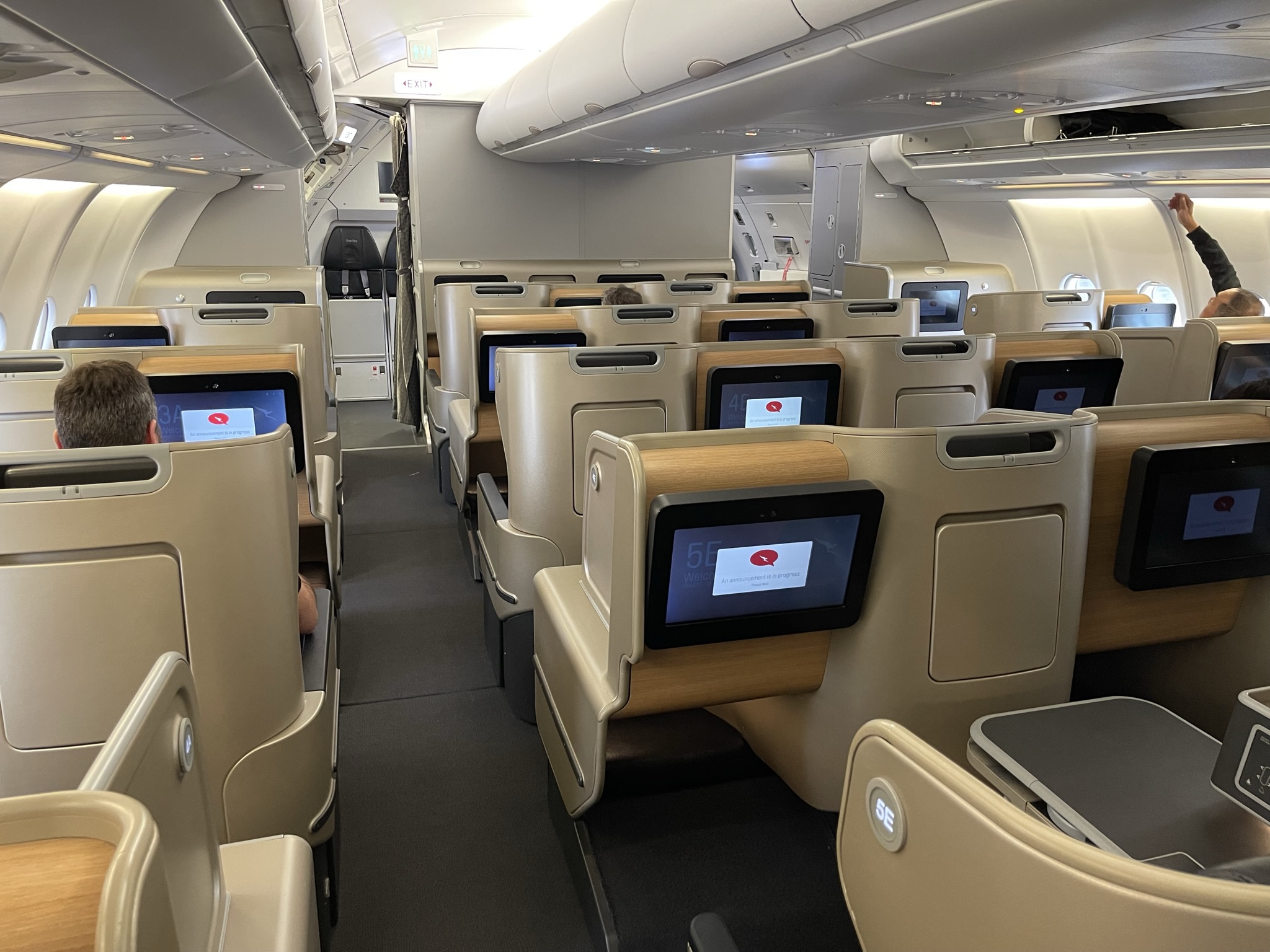 Review – Qantas A330 Business Class from Melbourne to Sydney - Points ...