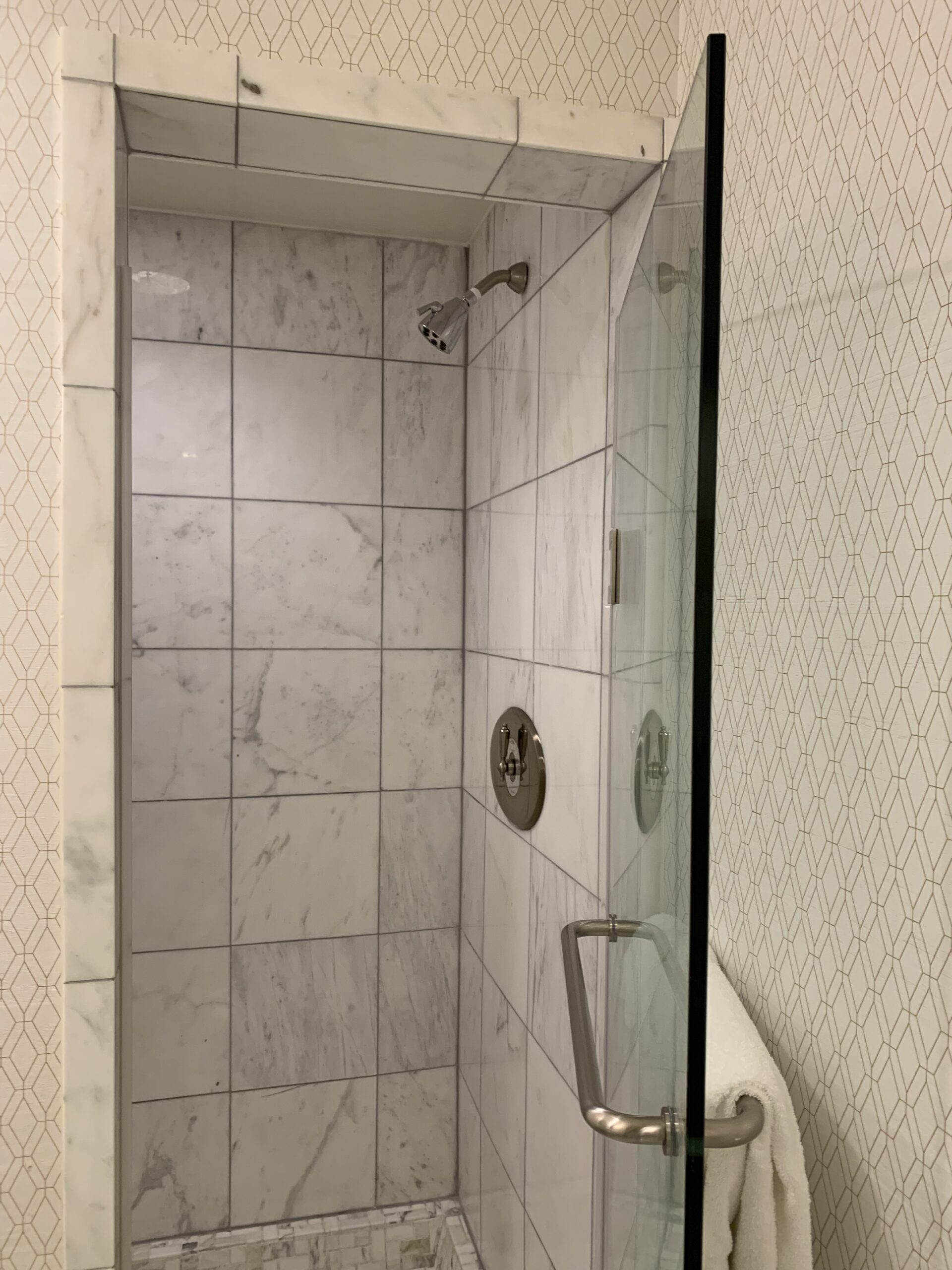 The Willard InterContinental - Second Bathroom