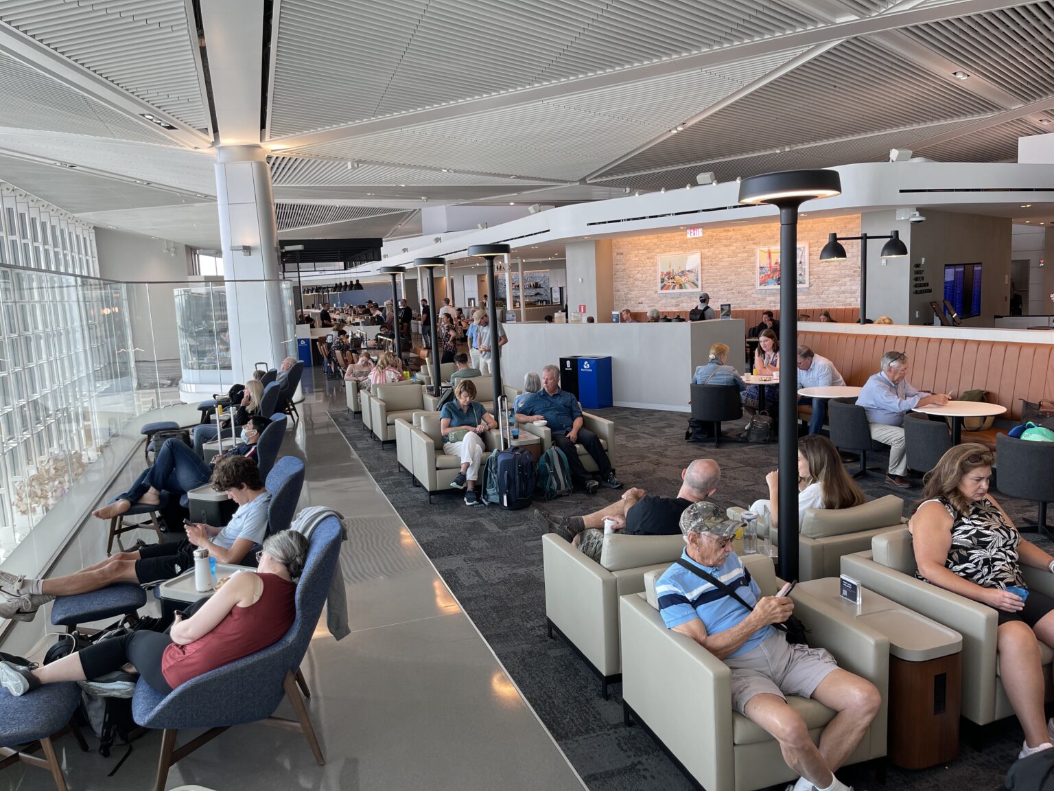 The new United Club Lounge in Terminal A at Newark EWR - Points Miles ...