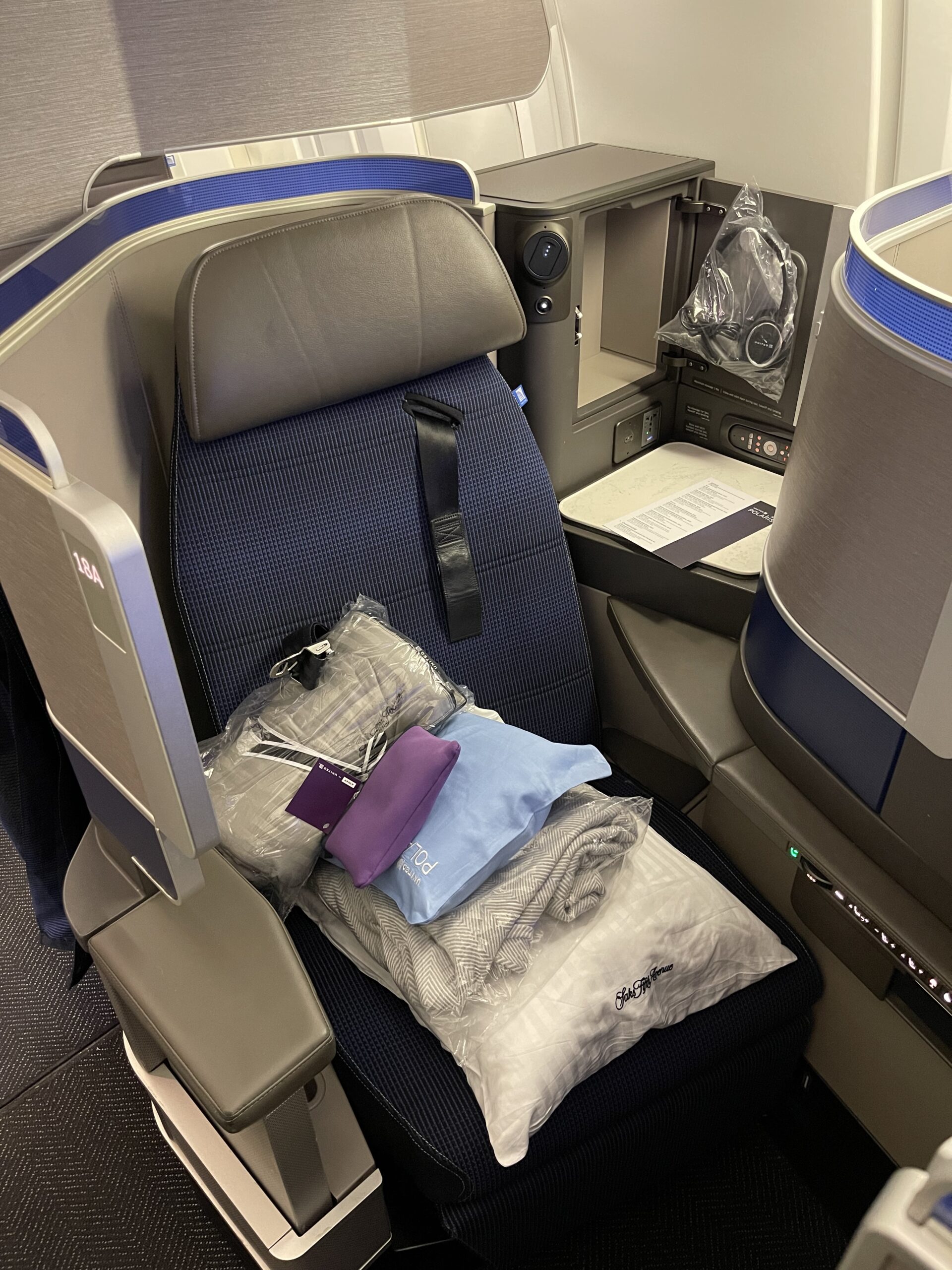Lot De 2 Pochettes De Voyage Saks Fifth Avenue United Polaris Business Class - Amenity Kit NEUF