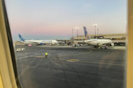 Lounge hopping across United Club Lounges in Newark Terminal C - Points