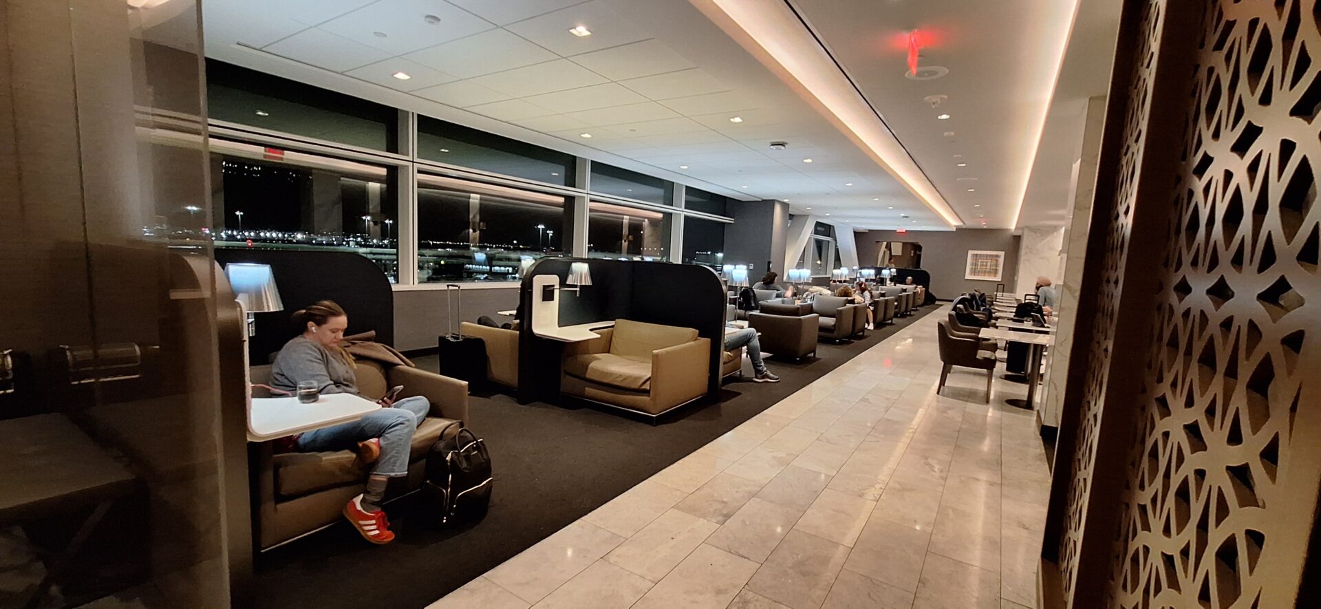Review: United Polaris Lounge San Francisco (SFO) - Points Miles and Bling