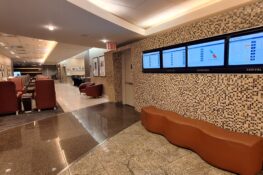 Lounge hopping across United Club Lounges in Newark Terminal C - Points