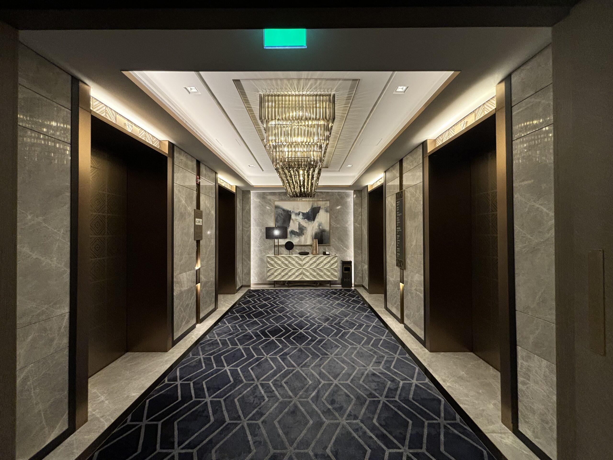 Waldorf Astoria Kuwait - Hallway to room