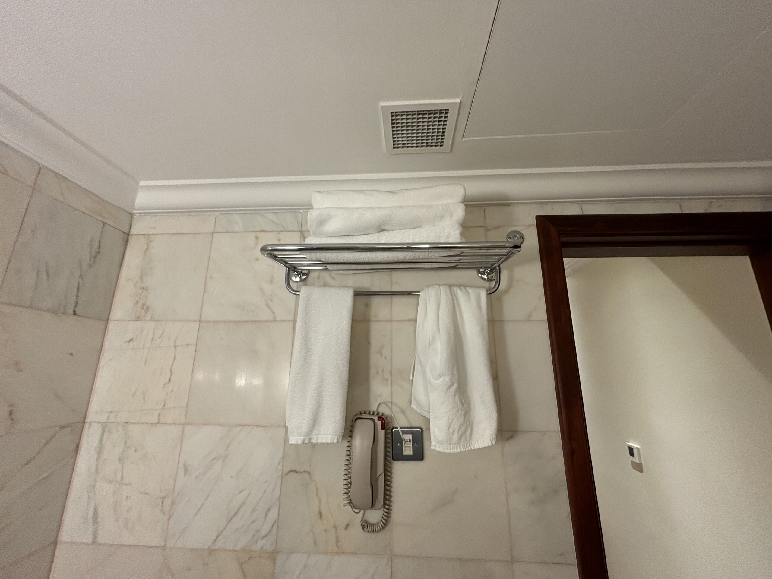 Towel rack - high up to the ceiling