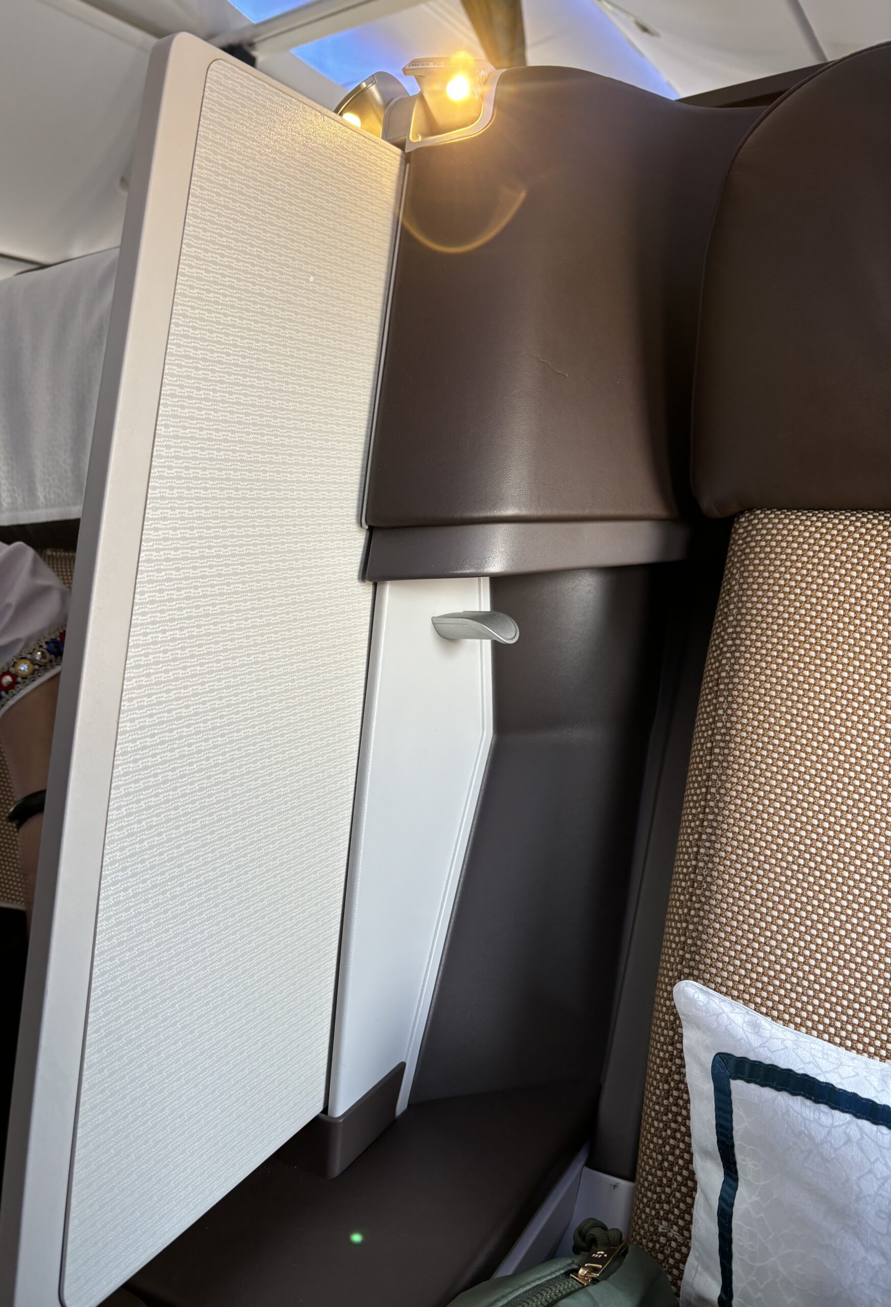 Oman Air - Business Class Privacy Divider