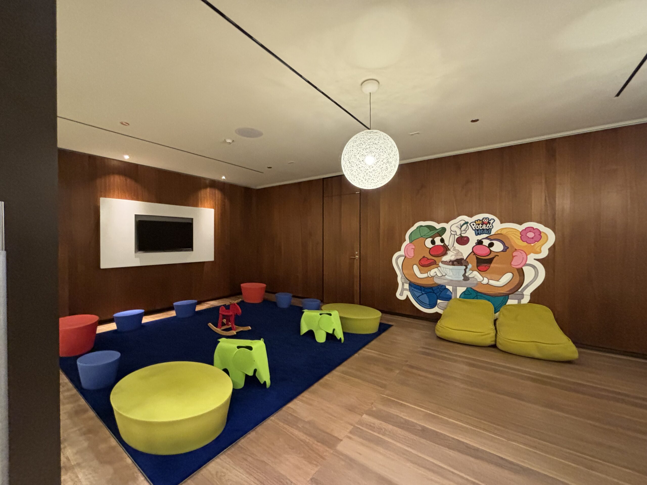 Al Safwa First Lounge - Games Room