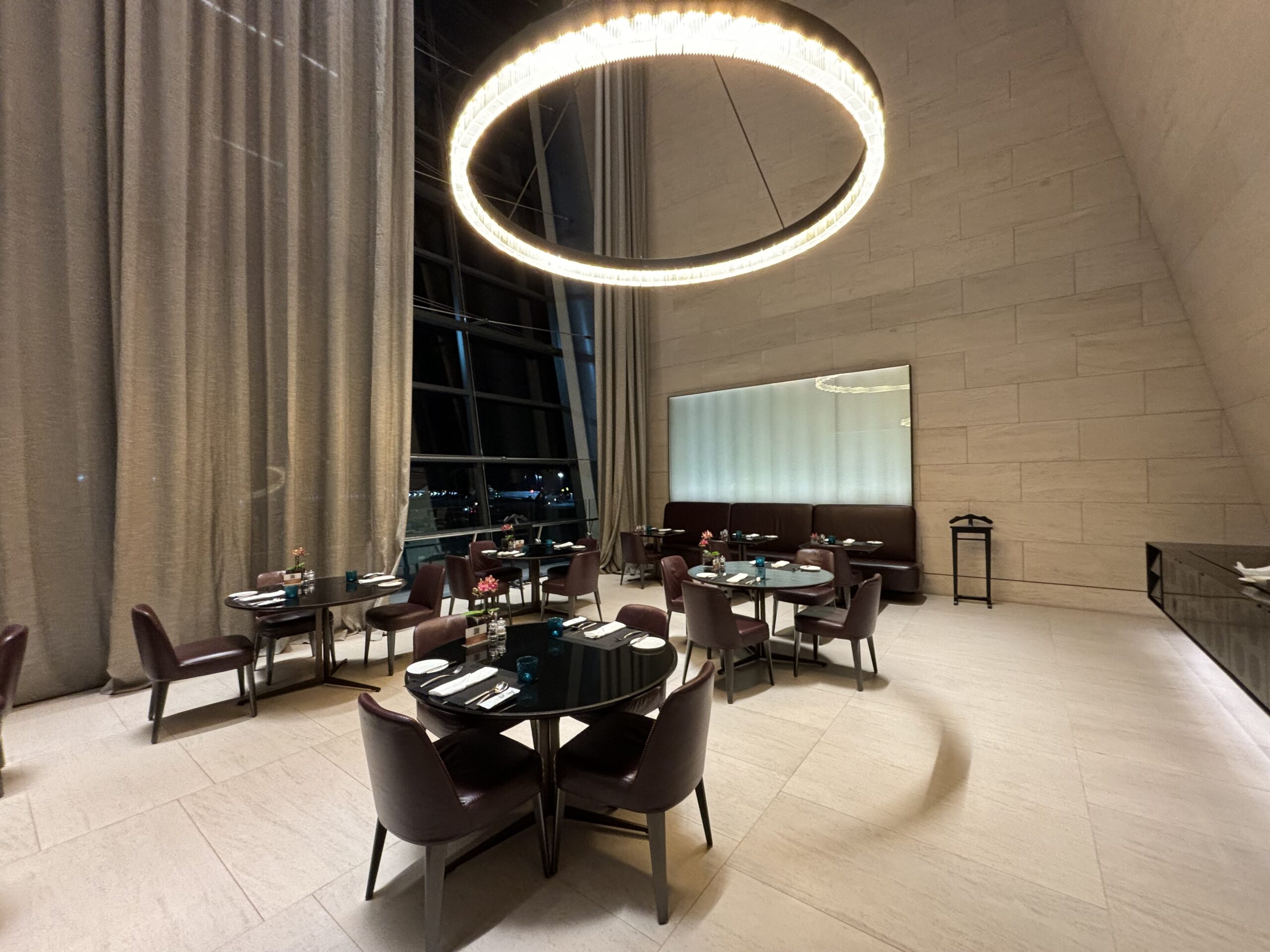 Where to eat in Doha Al Safwa First Lounge - Dining