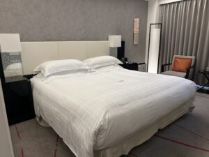 Sheraton Miyako Hotel Tokyo a bed in a room