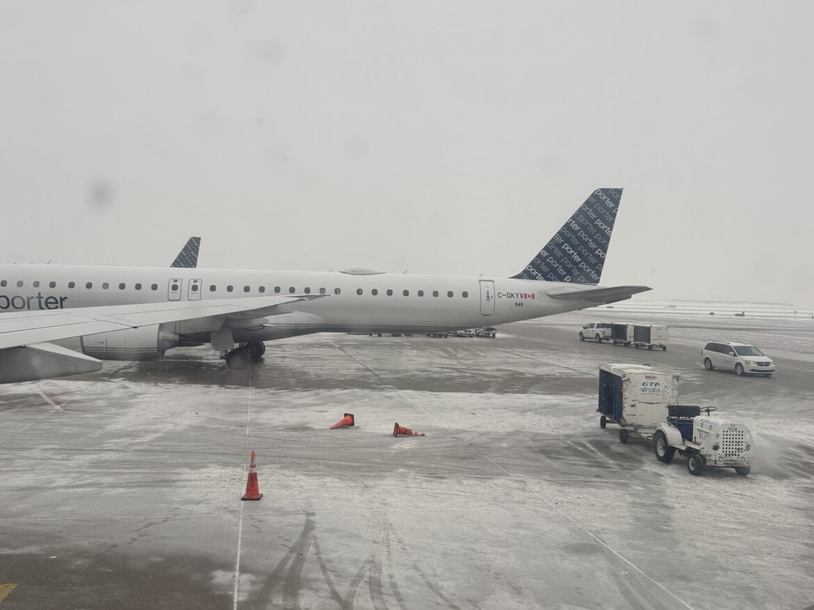 Porter plane at YYZ