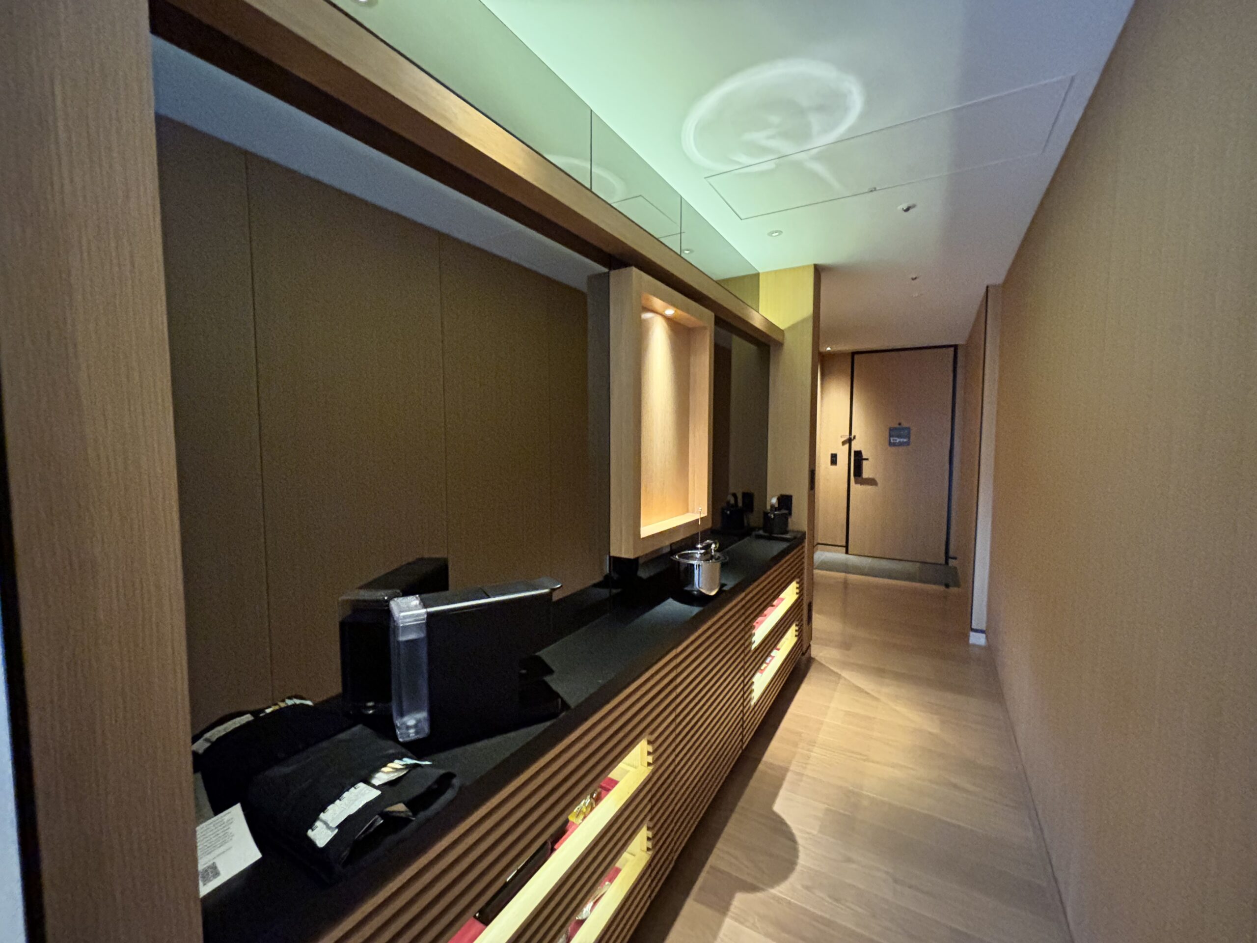 Ritz-Carlton Kyoto - Guest room entrance