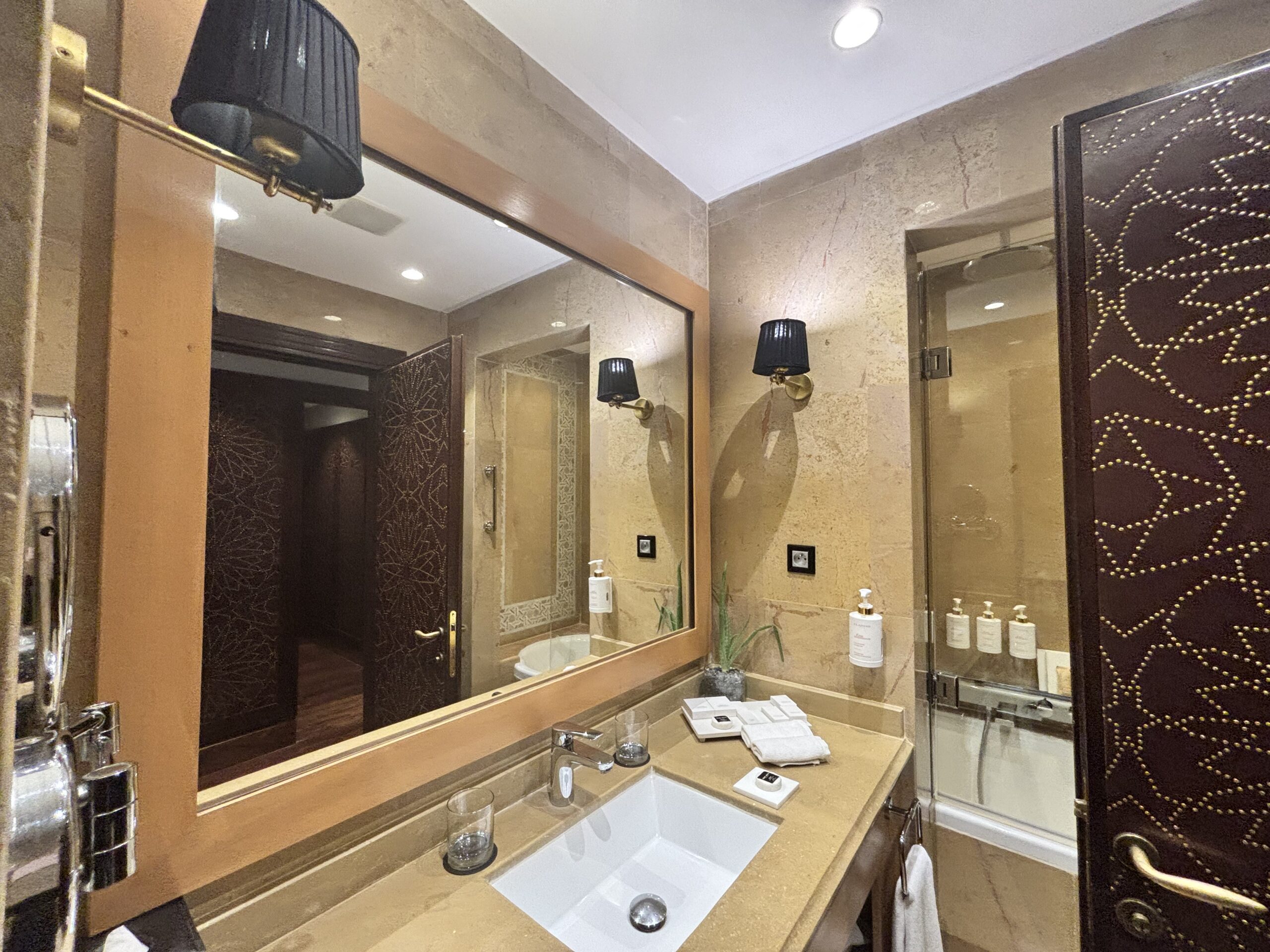 Nobu Marrakech Hotel - Bathroom vanity