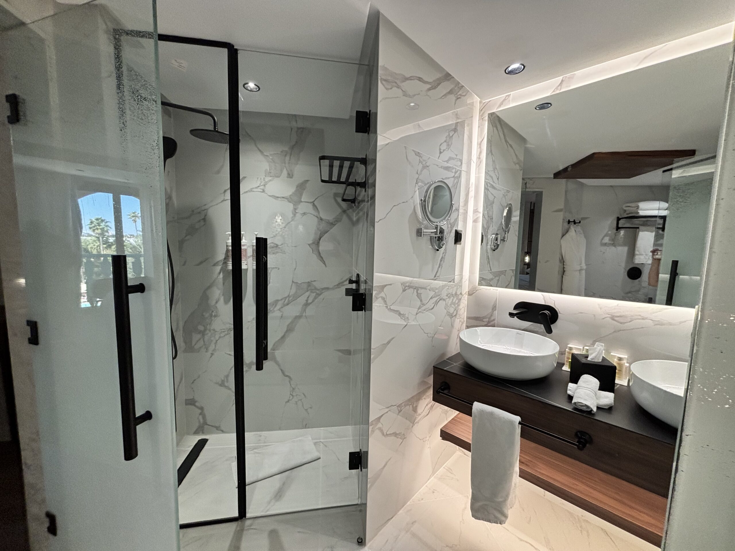 Junior Suite - Bathroom